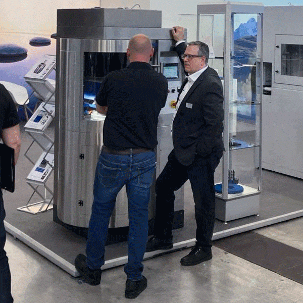 MAW-Messe-Ani01Q600Px